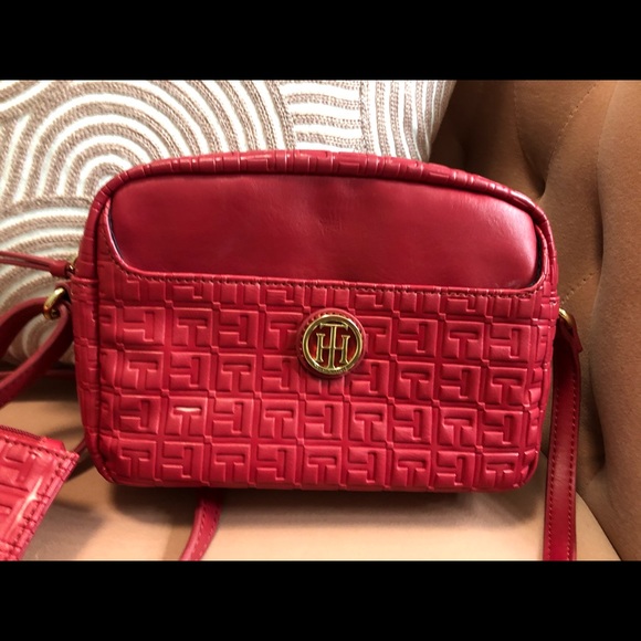 Brand New Red Crossbody Tommy - Picture 2 of 8